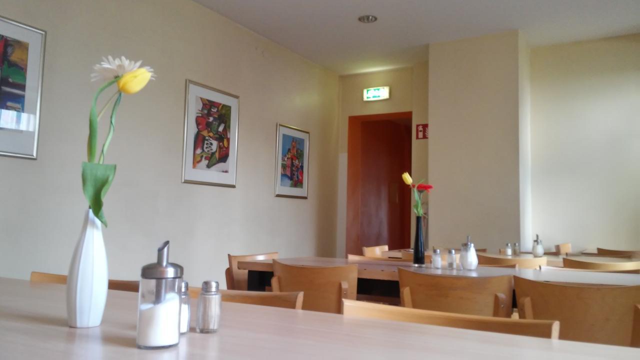 Happy Go Lucky Hotel + Hostel Schoneberg Berlin Exterior photo